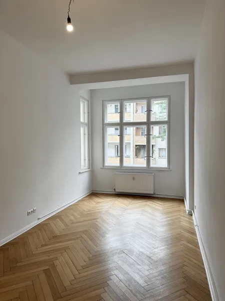 Sanierte 3-Zimmer-Altbauwohnung mit Balkon in Charlottenburg befristet auf 5 Jahre
